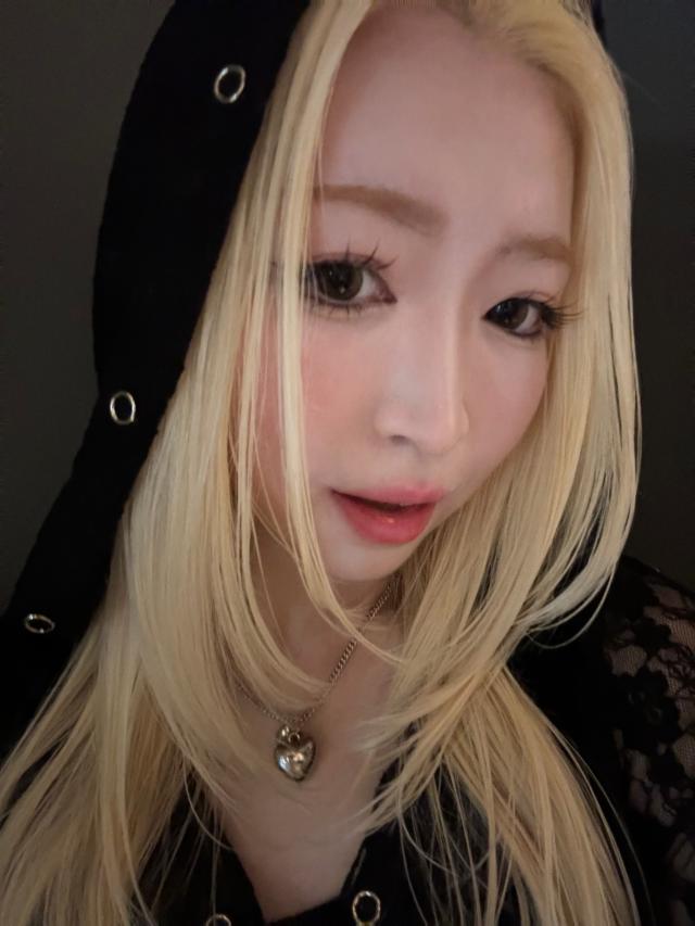 モモエ