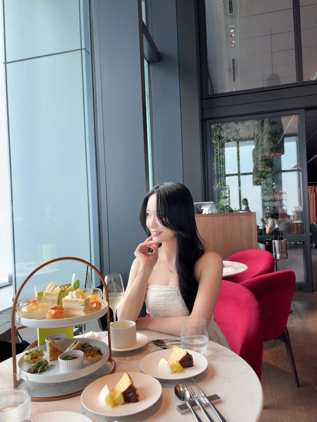 ayaka 1