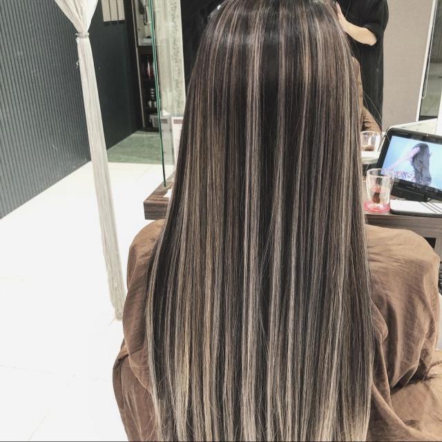 ハイライトカラー✨(ブリーチ+オンカラー) 11月25日(月)📍TONI&GUY 青山