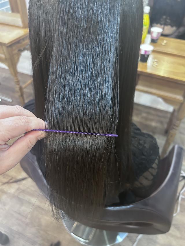カット✂️+縮毛矯正
縮毛矯正のみも受け付けてます!
学生限定✨です!