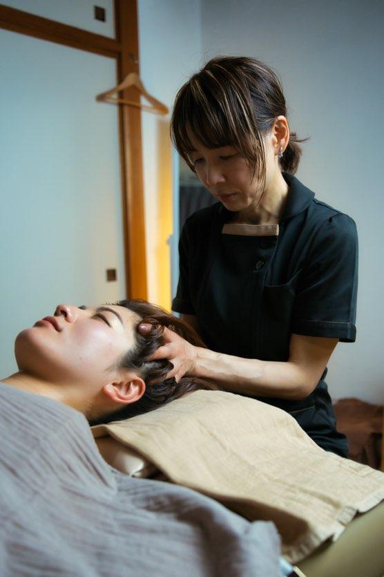 平日10時〜15時の間で、ドライヘッドスパとボディケアの施術後、感想を動画撮影してくれる方募集!無料!
40〜50代の女性対象