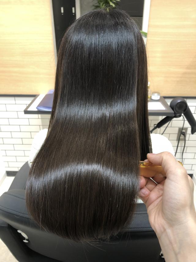 ⭐️髪質改善縮毛矯正〜トリートメントも同時に入れ込む〜艶髪へ⭐️