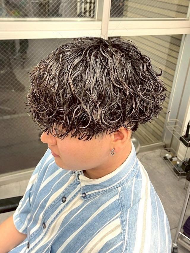 🫧メンズ限定🫧カット+波巻きパーマ(前処理剤付き)+ダメージケアトリートメント✨️