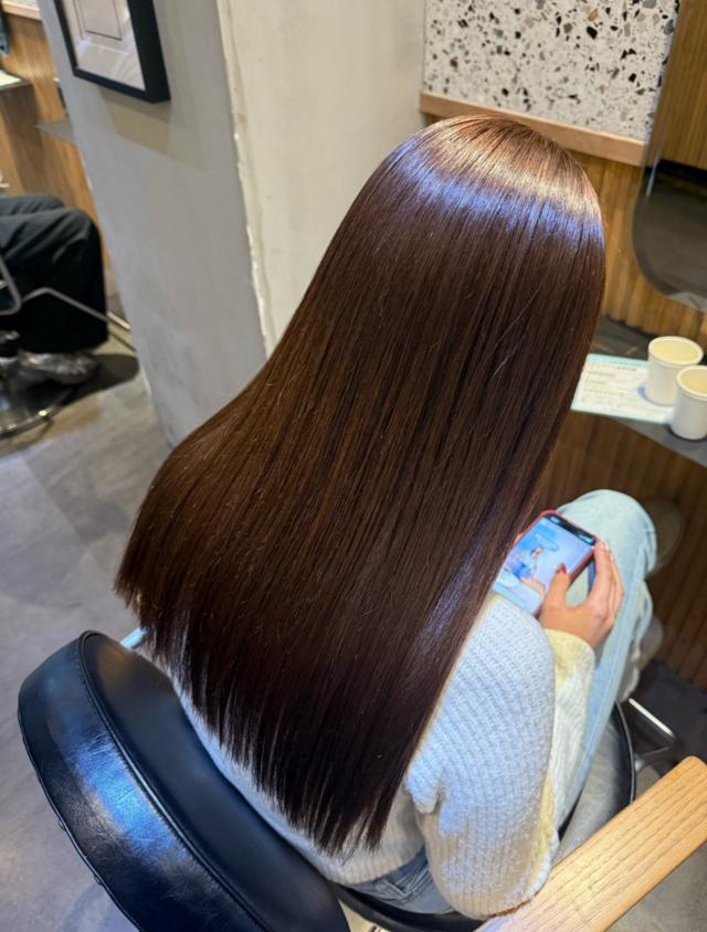 【うねりや癖に🌀】✂️カット+艶髪縮毛矯正☔️ヘッドスパ付💆🏻♀️