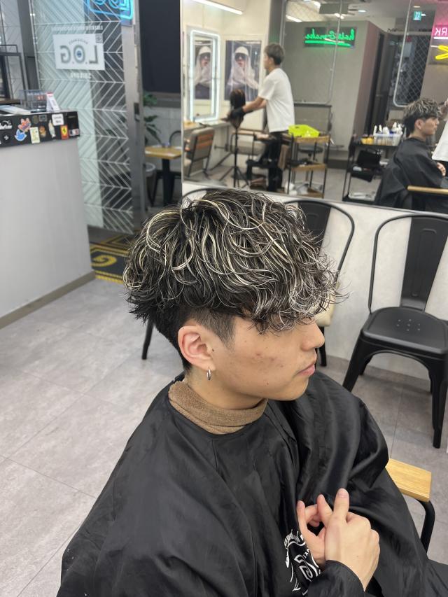 メンズのメッシュモデル
