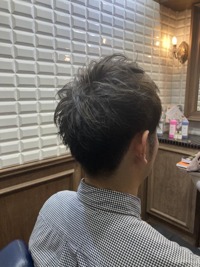 平日と土曜9:30〜18:00までのカットとカラーモデルさん募集中!
日曜もできるので相談してください!